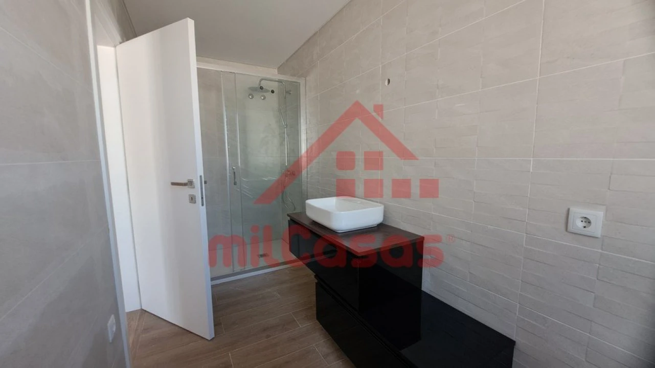 Moradia T3 para Venda em A dos Cunhados e Maceira Foto 15