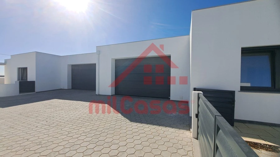 Moradia T3 para Venda em A dos Cunhados e Maceira Foto 4