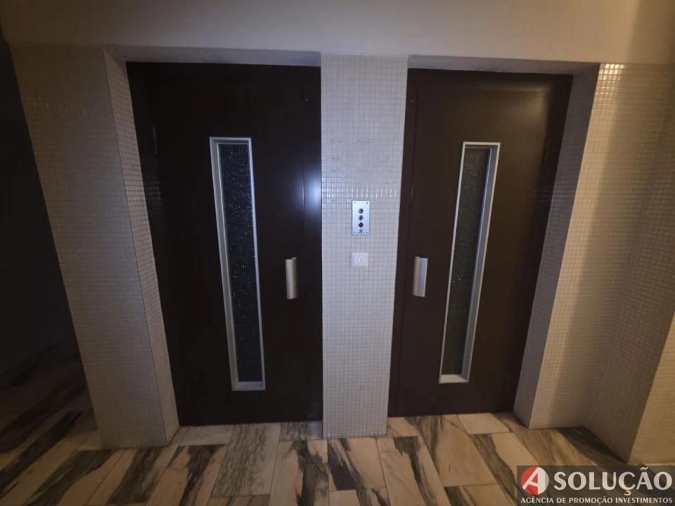 Apartamento T2 para Venda em Mafamude e Vilar do Paraíso Foto 2