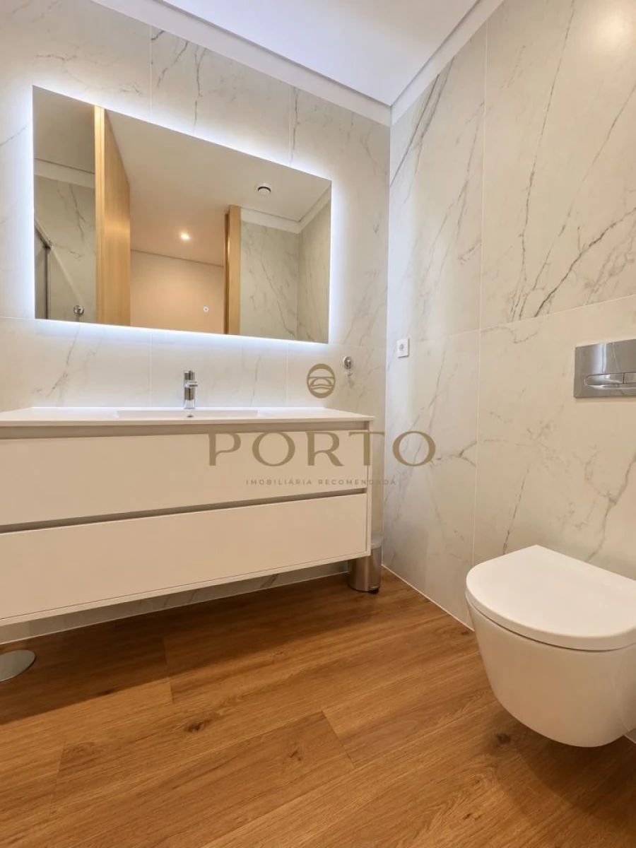 Apartamento T3 para Venda em Oliveira do Douro Foto 16