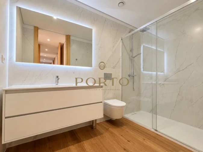 Apartamento T3 para Venda em Oliveira do Douro Foto 11