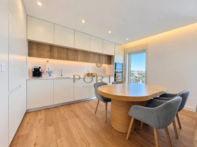 Apartamento T3 para Venda em Oliveira do Douro Foto 3