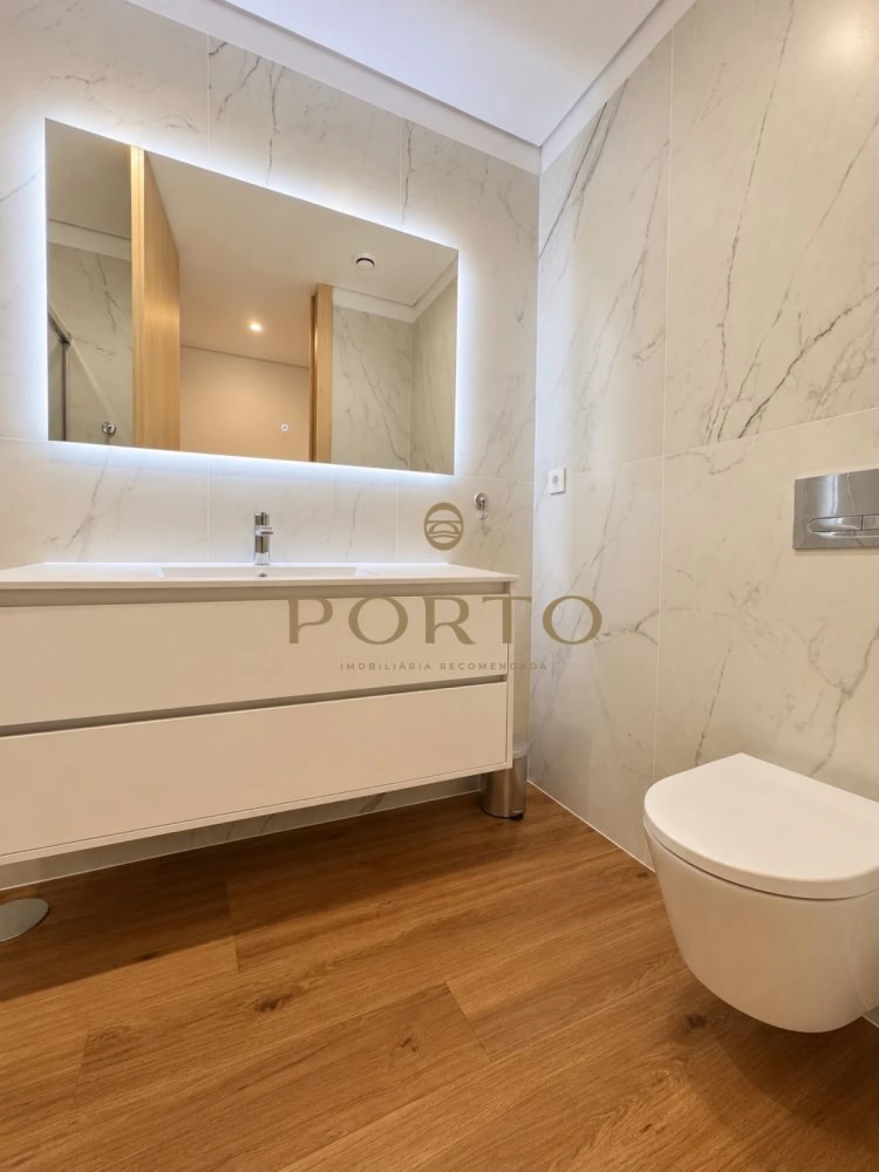 Apartamento T3 para Venda em Oliveira do Douro Foto 16