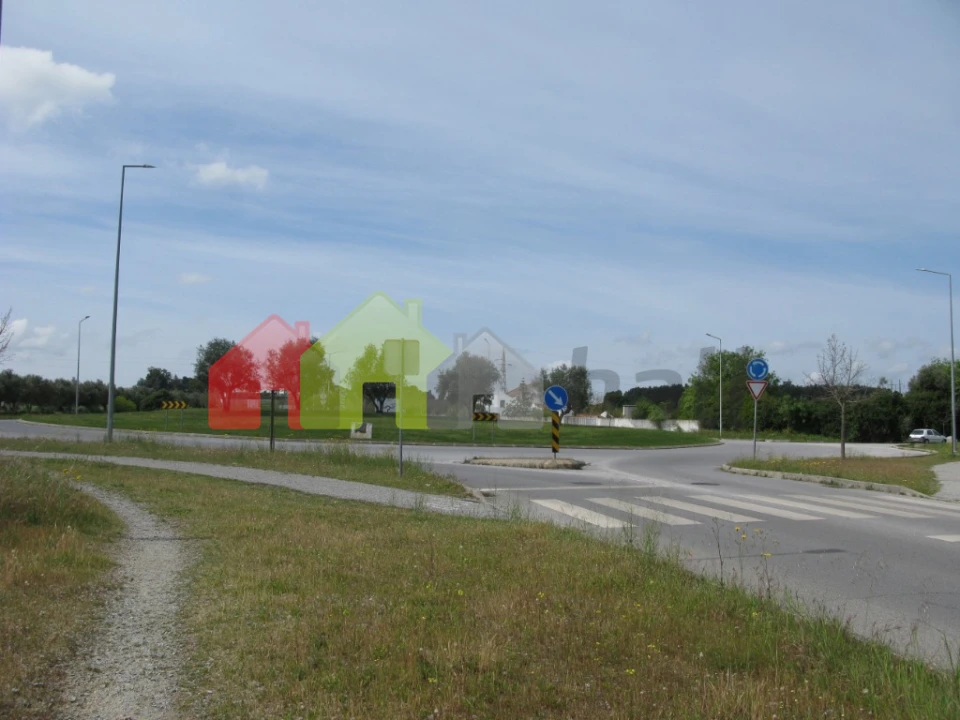 Terreno para Venda em Bacelo e Senhora da Saúde Foto 2