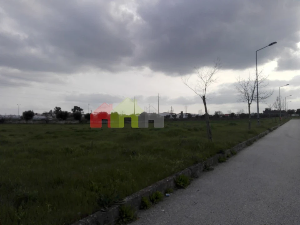 Terreno para Venda em Bacelo e Senhora da Saúde Foto 3