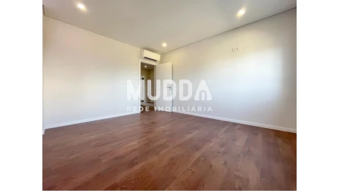 Apartamento T4 para Venda em O. Azeméis, Riba-Ul, Ul, Macinhata Seixa, Madail