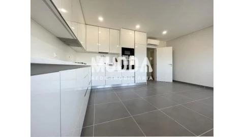 Apartamento T4 para Venda em O. Azeméis, Riba-Ul, Ul, Macinhata Seixa, Madail