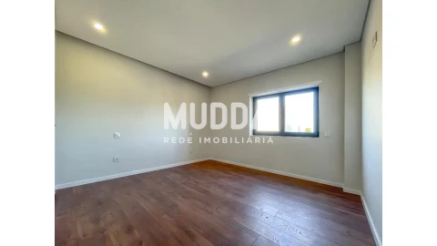 Apartamento T4 para Venda em O. Azeméis, Riba-Ul, Ul, Macinhata Seixa, Madail