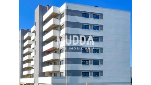 Apartamento T4 para Venda em O. Azeméis, Riba-Ul, Ul, Macinhata Seixa, Madail