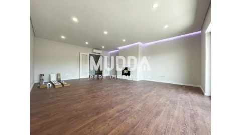 Apartamento T4 para Venda em O. Azeméis, Riba-Ul, Ul, Macinhata Seixa, Madail