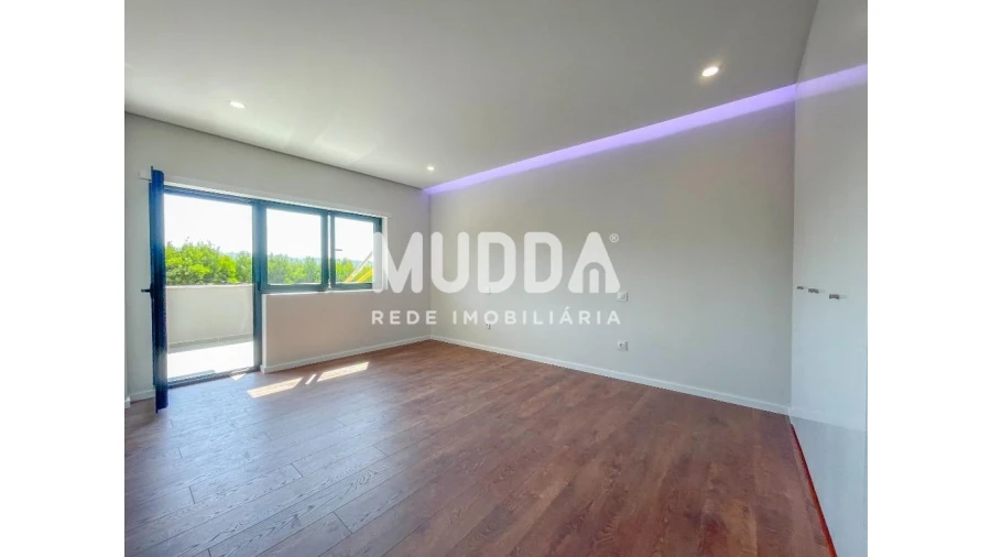 Apartamento T4 para Venda em O. Azeméis, Riba-Ul, Ul, Macinhata Seixa, Madail Foto 9