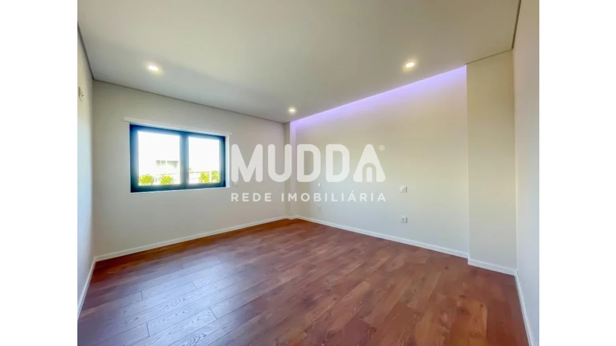 Apartamento T4 para Venda em O. Azeméis, Riba-Ul, Ul, Macinhata Seixa, Madail Foto 14