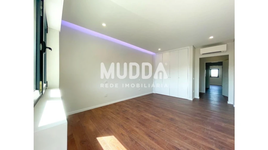 Apartamento T4 para Venda em O. Azeméis, Riba-Ul, Ul, Macinhata Seixa, Madail Foto 11