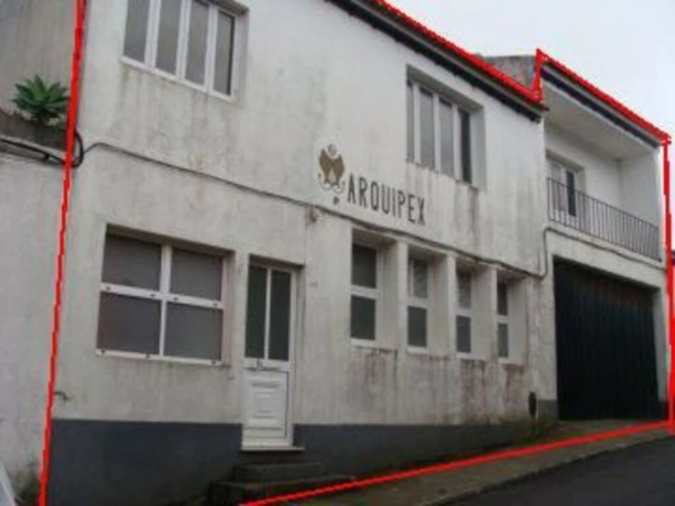 Armazém para Arrendamento em Rabo de Peixe Foto 1