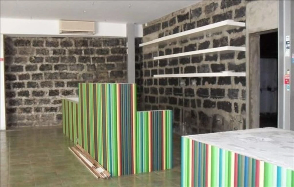 Loja para Venda em Ribeirinha Foto 1