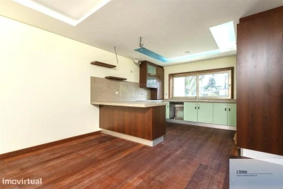 Moradia T4 para Venda em Mafamude e Vilar do Paraíso