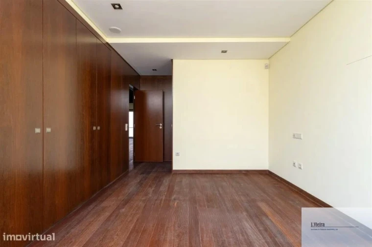 Moradia T4 para Venda em Mafamude e Vilar do Paraíso Foto 5