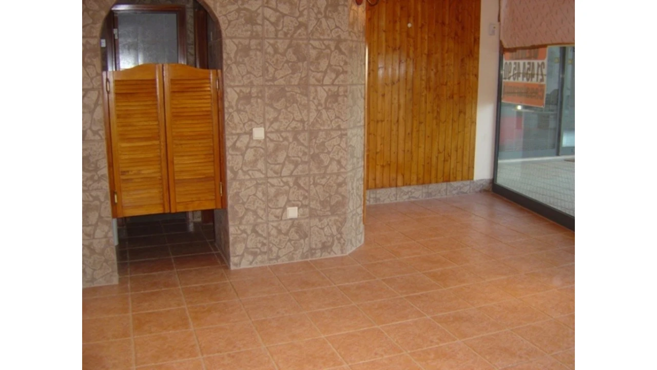 Loja para Venda em Oeiras e São Julião da Barra, Paço de Arcos e Caxias Foto 7