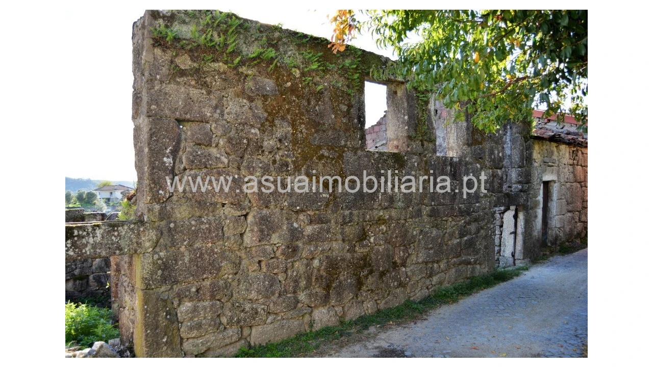 Moradia para Venda em Bouro (Santa Maria) Foto 1