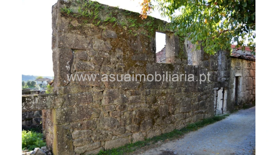 Moradia para Venda em Bouro (Santa Maria)