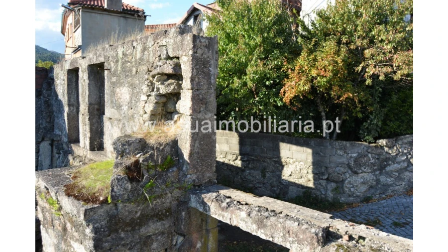 Moradia para Venda em Bouro (Santa Maria) Foto 7