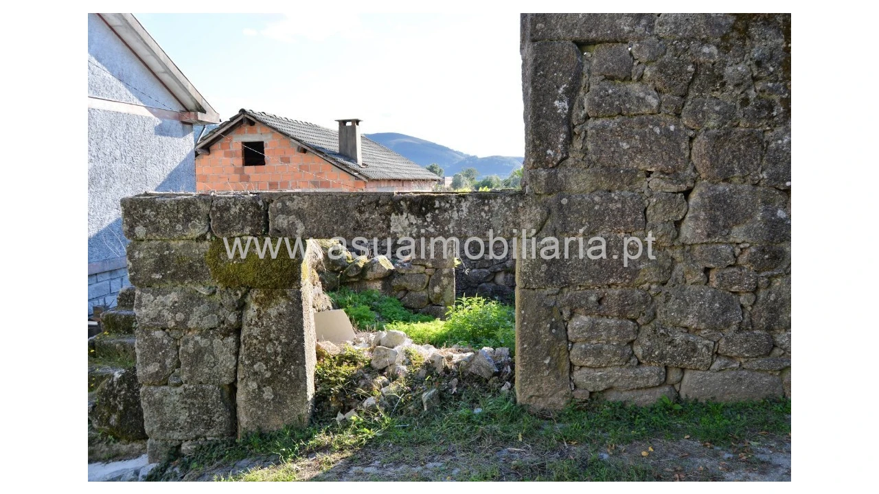 Moradia para Venda em Bouro (Santa Maria) Foto 11