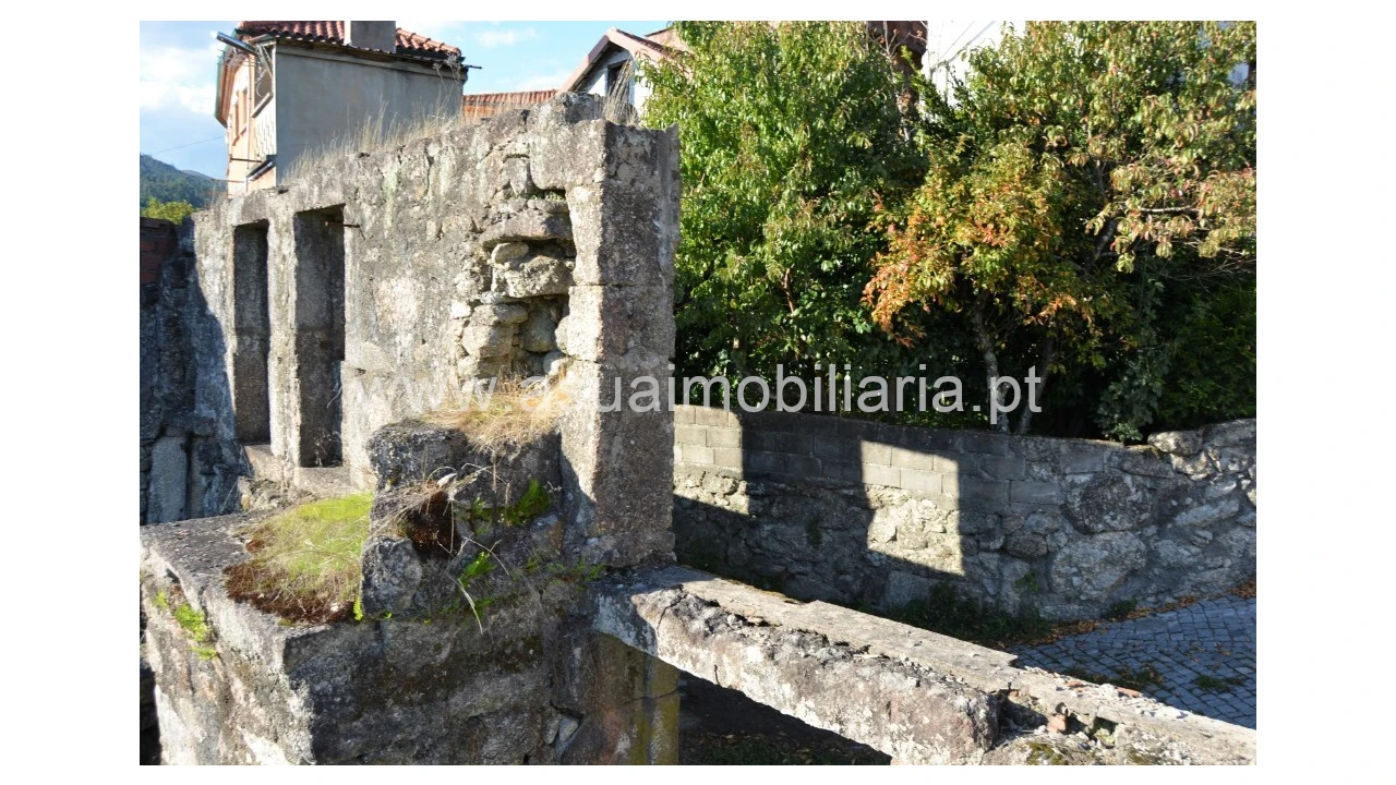 Moradia para Venda em Bouro (Santa Maria) Foto 7