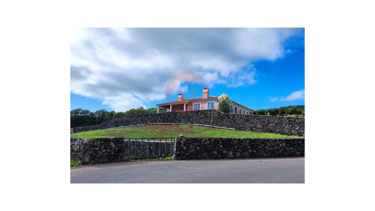 Moradia T3 para Venda em Terra Chã Foto 6