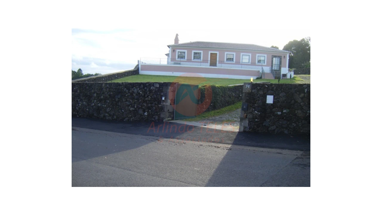 Moradia T3 para Venda em Terra Chã Foto 12