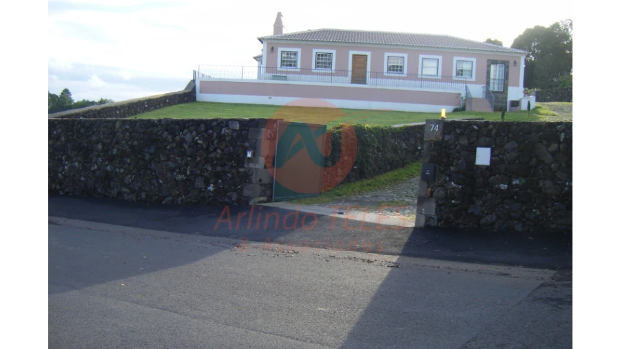 Moradia T3 para Venda em Terra Chã Foto 11