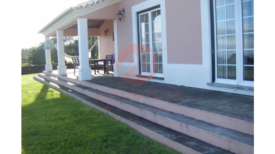 Moradia T3 para Venda em Terra Chã Foto 5