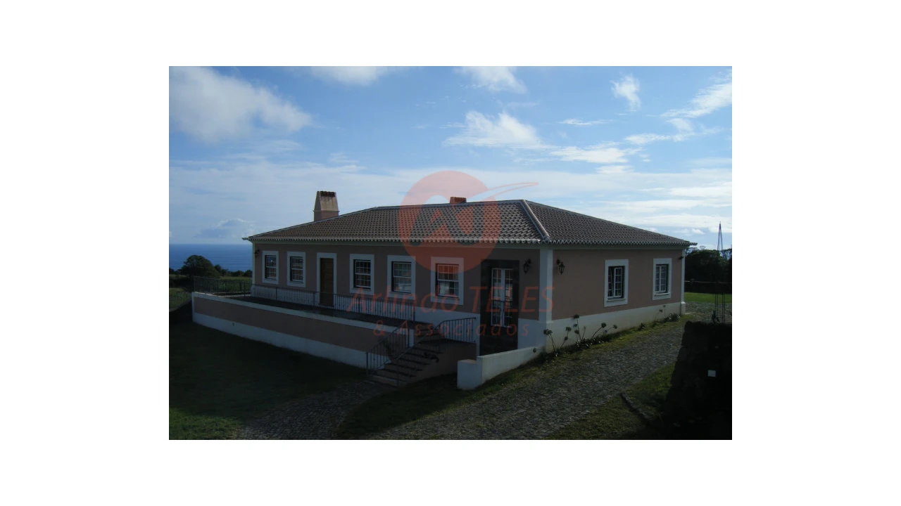 Moradia T3 para Venda em Terra Chã Foto 8