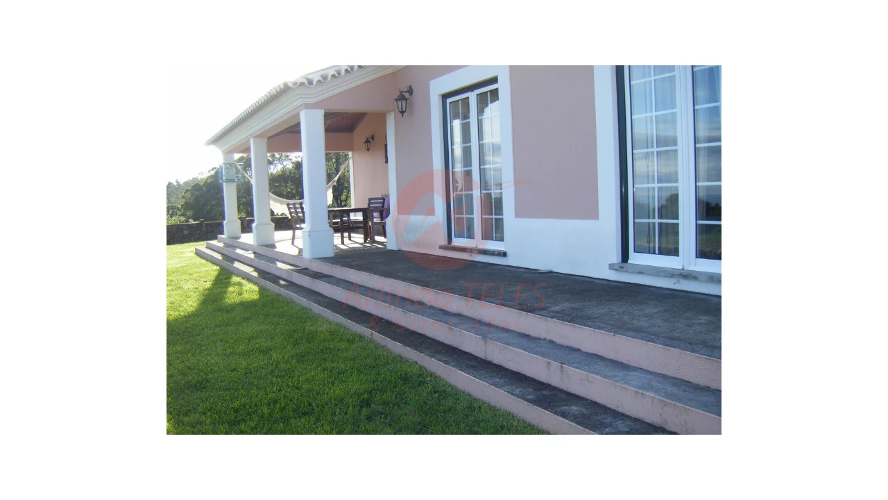 Moradia T3 para Venda em Terra Chã Foto 5