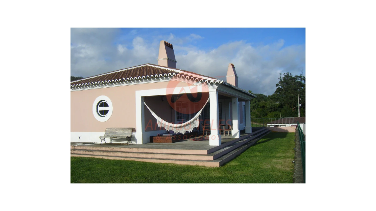 Moradia T3 para Venda em Terra Chã Foto 4