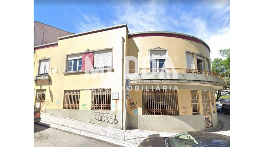 Prédio para Venda em São João da Madeira Foto 2