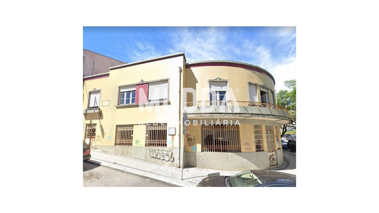 Prédio para Venda em São João da Madeira Foto 2