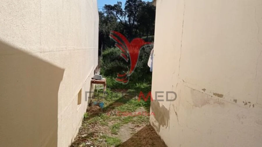 Moradia T2 para Venda em Aldeia Velha Foto 13