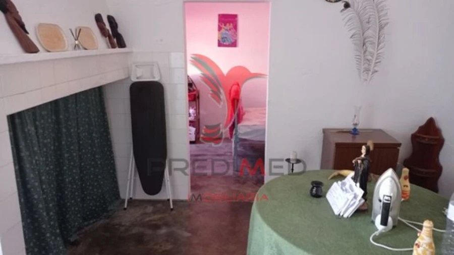 Moradia T2 para Venda em Aldeia Velha Foto 3
