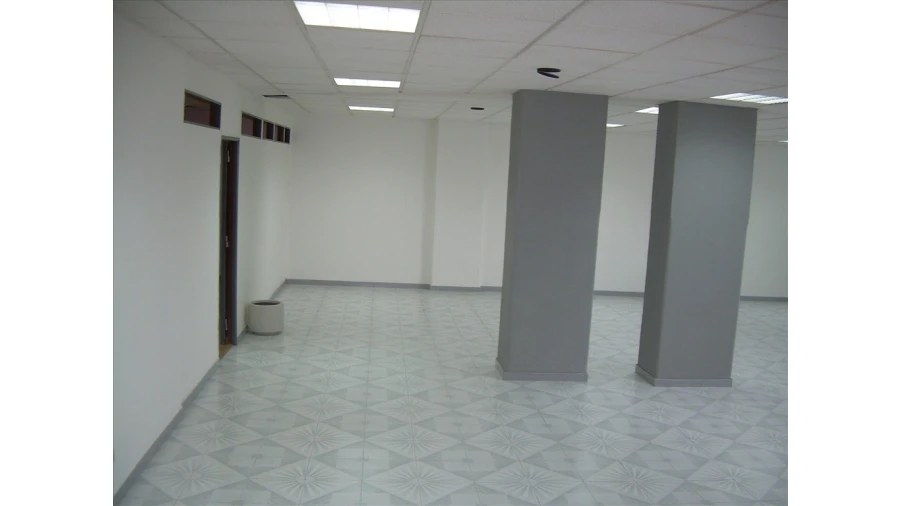 Loja para Venda em Almada, Cova da Piedade, Pragal e Cacilhas Foto 3