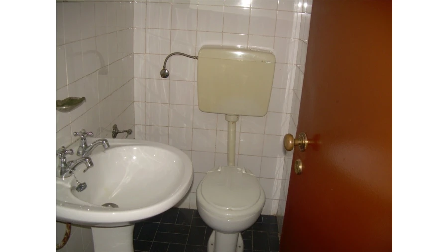 Loja para Venda em Almada, Cova da Piedade, Pragal e Cacilhas Foto 10