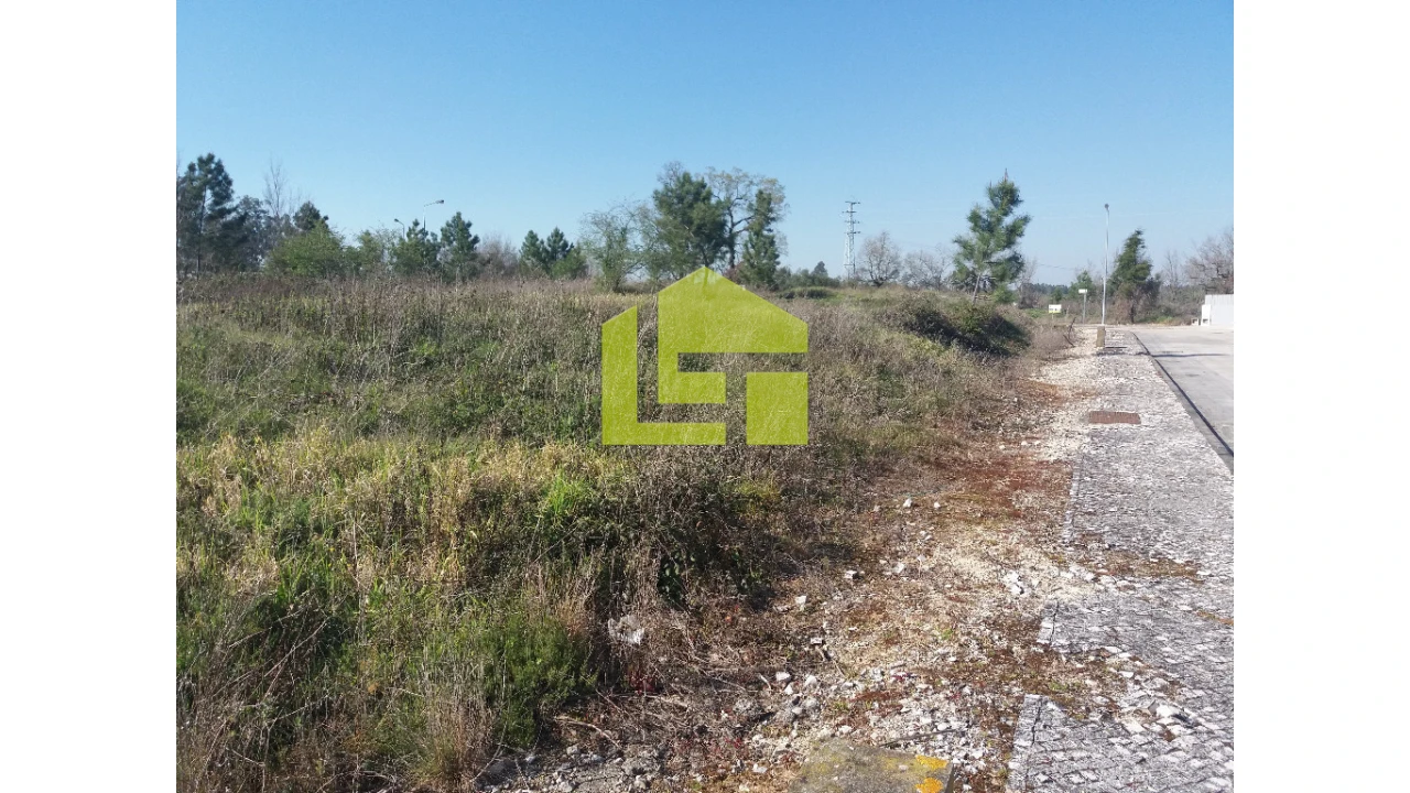 Terreno para Venda em Sebal e Belide Foto 1