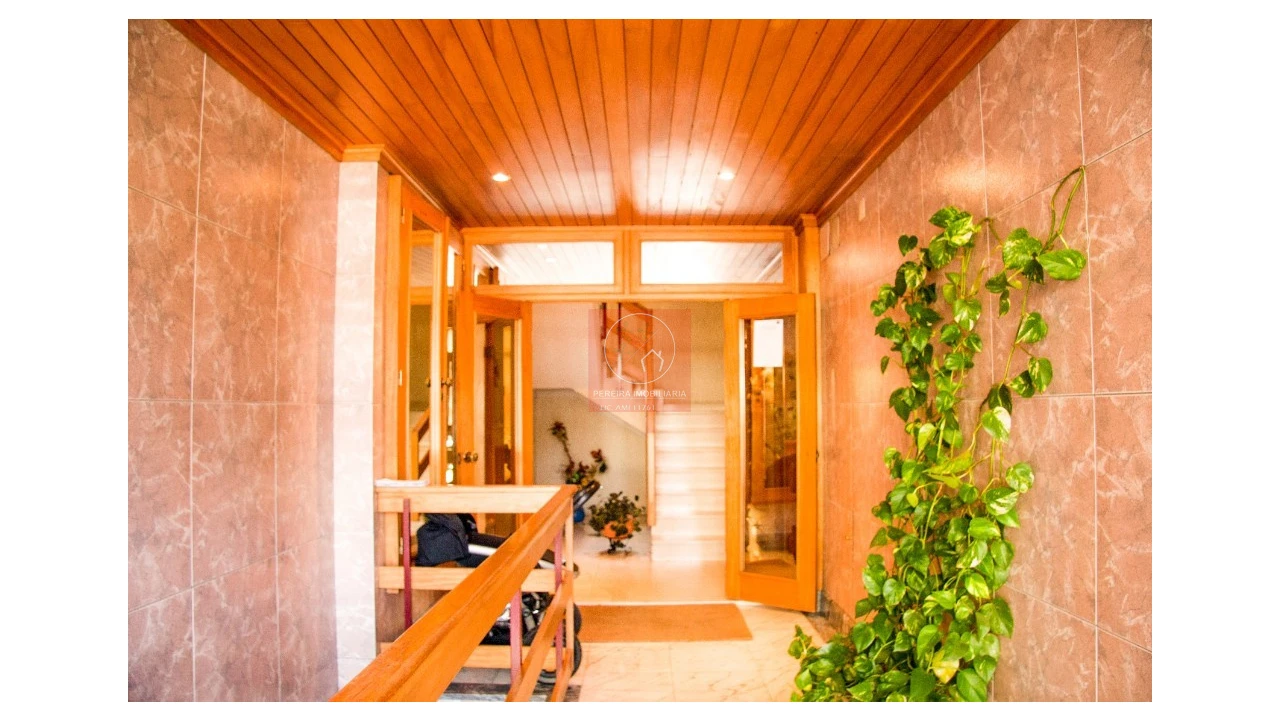 Apartamento T6 para Venda em Póvoa de Varzim, Beiriz e Argivai Foto 1