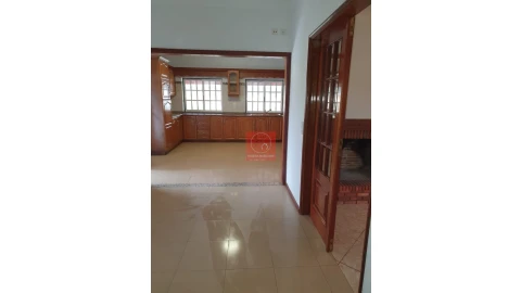 Moradia T3 para Venda em Mazarefes e Vila Fria