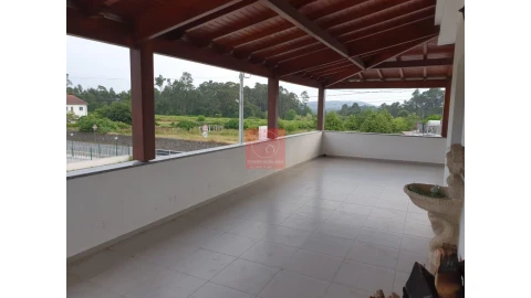 Moradia T3 para Venda em Mazarefes e Vila Fria