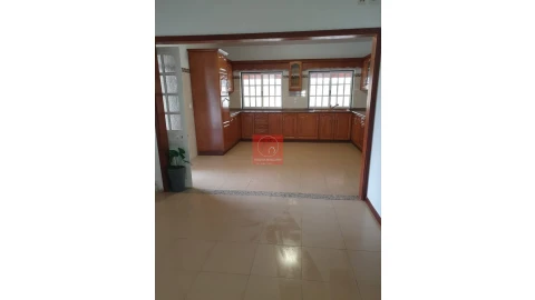 Moradia T3 para Venda em Mazarefes e Vila Fria