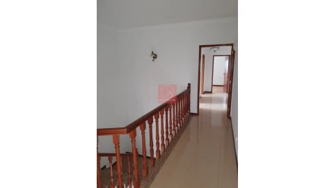 Moradia T3 para Venda em Mazarefes e Vila Fria