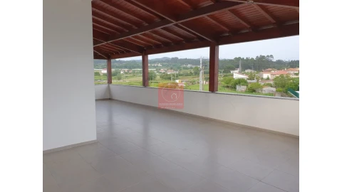 Moradia T3 para Venda em Mazarefes e Vila Fria