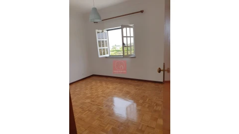 Moradia T3 para Venda em Mazarefes e Vila Fria