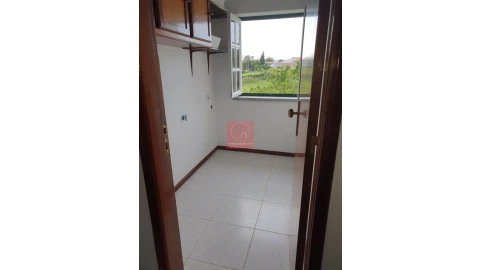 Moradia T3 para Venda em Mazarefes e Vila Fria