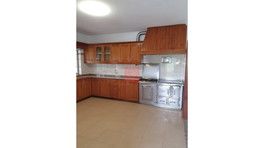 Moradia T3 para Venda em Mazarefes e Vila Fria Foto 10